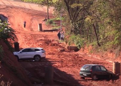 Motoristas enfrentaram dificuldades nesta quarta-feira na liga&ccedil;&atilde;o entre a Rua S&atilde;o Jos&eacute; e a MG-455