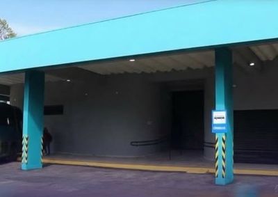 V&iacute;tima de 61 anos foi amea&ccedil;ada com uma faca e teve dinheiro, roupas e mochila levados