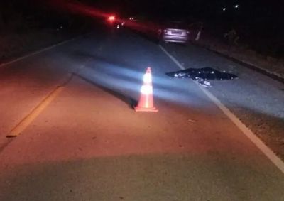 Acidente ocorreu na noite de quarta-feira e o motociclista precisou ser levado ao hospital