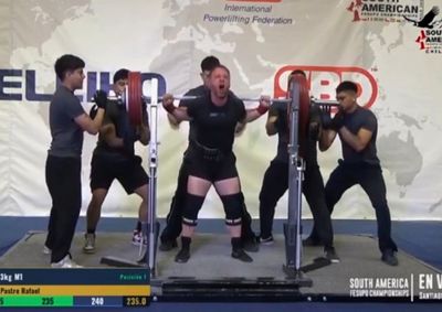 Rafael Pastre venceu a categoria at&eacute; 93 quilos, Master 1, durante competi&ccedil;&atilde;o realizada em Santiago
