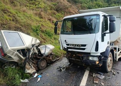Condutor de 31 anos invadiu a contram&atilde;o na MGC-146, segundo a Pol&iacute;cia Militar Rodovi&aacute;ria