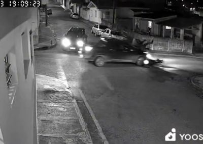 Colis&atilde;o ocorreu na noite de ter&ccedil;a-feira, na Vila Maganhoto, e v&iacute;tima foi levada &agrave; Santa Casa