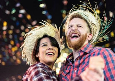 Shows, comidas t&iacute;picas, quadrilha profissional e entrada gratuita movimentam a festa at&eacute; domingo