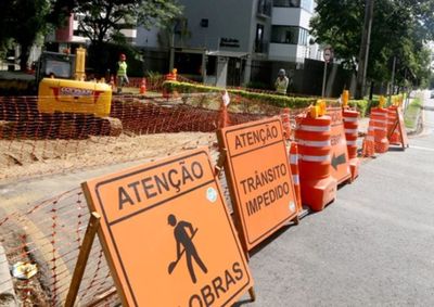 Servi&ccedil;o da Atibaia Saneamento come&ccedil;a na segunda-feira (29) e deve alterar a circula&ccedil;&atilde;o de ve&iacute;culos no Caetetuba