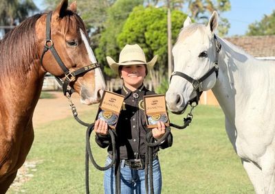 Ana Beatriz Cruz da Silva foi campe&atilde; geral da Copa Dock&rsquo;s Western 2026 e levou o nome de Atibaia ao p&oacute;dio em Jaguari&uacute;na