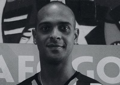Atacante de 41 anos defendeu o clube de Bragan&ccedil;a Paulista em 2014 e morreu ap&oacute;s o desabamento de um muro durante forte ventania no Rio de Janeiro