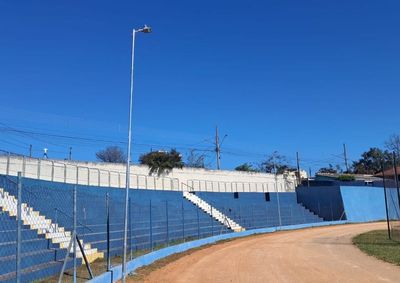 Espa&ccedil;o &eacute; utilizado por atletas e moradores para treinos e atividades esportivas