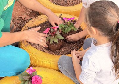 Projeto une paisagismo, contato com a natureza e aprendizado nas escolas; Iniciativa j&aacute; beneficiou mais de 2 mil crian&ccedil;as
