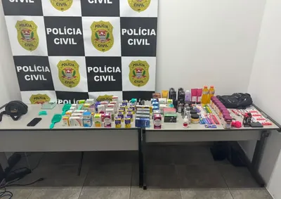 Grupo foi abordado na Fern&atilde;o Dias com produtos farmac&ecirc;uticos; um quarto suspeito fugiu para uma &aacute;rea de mata durante a ocorr&ecirc;ncia