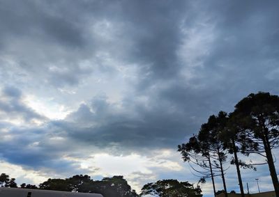 Previs&atilde;o indica pancadas de chuva nesta ter&ccedil;a-feira (22) e tempo chuvoso na quarta (23); cidade ainda se recupera dos temporais registrados em setembro