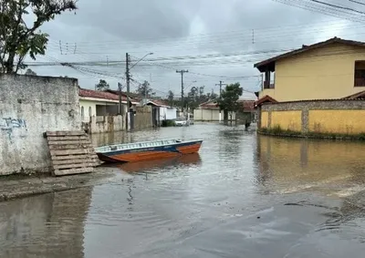 17 fam&iacute;lias precisaram buscar apoio ap&oacute;s os temporais; Rio Atibaia est&aacute; 77 cent&iacute;metros acima da calha