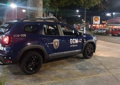 Ocorr&ecirc;ncias aconteceram no Jardim Imperial e em Caetetuba; um dos homens era procurado por roubo