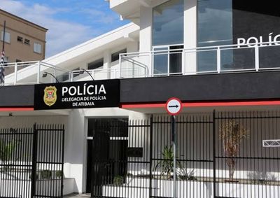 Segundo a Pol&iacute;cia Civil, v&iacute;tima relatou agress&atilde;o dentro de casa, afirmou temer pela pr&oacute;pria vida e pediu medida protetiva de urg&ecirc;ncia