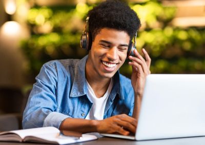Institui&ccedil;&atilde;o re&uacute;ne flexibilidade, qualidade de ensino, materiais f&iacute;sicos e forma&ccedil;&atilde;o pr&aacute;tica