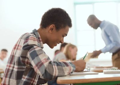 Cursos em &aacute;reas como tecnologia, sa&uacute;de, administra&ccedil;&atilde;o e marketing est&atilde;o entre as op&ccedil;&otilde;es para 2027