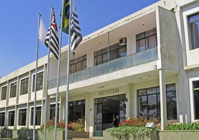 Expediente ser&aacute; retomado na ter&ccedil;a-feira (3); servi&ccedil;os de urg&ecirc;ncia e emerg&ecirc;ncia funcionar&atilde;o normalmente durante o per&iacute;odo