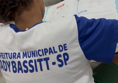 Prefeitura diz que apontamentos est&atilde;o sendo avaliados e informa que entrega dos uniformes ocorre gradualmente