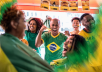 Bares, restaurantes e lanchonetes da cidade prepararam tel&otilde;es, promo&ccedil;&otilde;es e atra&ccedil;&otilde;es especiais para o &uacute;ltimo jogo da Sele&ccedil;&atilde;o na fase de grupos