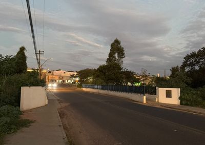 Reclama&ccedil;&otilde;es se concentram na regi&atilde;o da ponte entre os residenciais Menezes e Borboleta; administra&ccedil;&atilde;o diz acompanhar o caso com &oacute;rg&atilde;os competentes