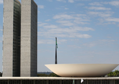 Projeto prev&ecirc; aumento do teto de faturamento para R$ 140 mil at&eacute; 2028, contrata&ccedil;&atilde;o de at&eacute; dois funcion&aacute;rios e perd&atilde;o de d&iacute;vidas