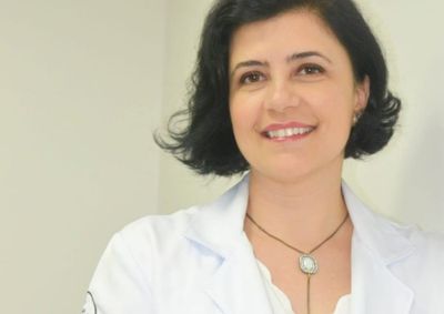 A Fisioterapeuta especialista em Gerontologia Dra Fl&aacute;via Abreu fala sobre a sa&uacute;de mental na terceira idade e a import&acirc;ncia da fam&iacute;lia nesta fase.