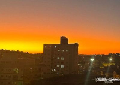 Bloqueio atmosf&eacute;rico mant&eacute;m temperaturas elevadas; instabilidades avan&ccedil;am no fim de semana e aumentam o risco de chuva forte.