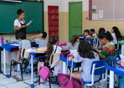 Oportunidades incluem cargos de professores e monitores para atua&ccedil;&atilde;o nas escolas da Rede Municipal de Ensino.