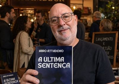 Evento acontece &agrave;s 19h no Caf&eacute; Krambeck, na Pra&ccedil;a do Globo, e contar&aacute; com sess&atilde;o de aut&oacute;grafos e encontro com leitores.