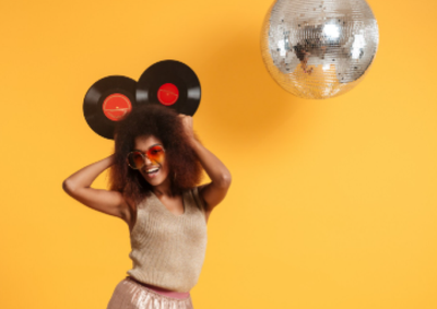 Festa tem&aacute;tica sobre os anos 80 realizado pela prefeitura, contar&aacute; com m&uacute;sica, looks e outros elementos da cultura na &eacute;poca.
