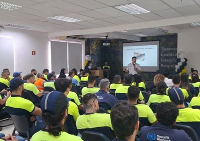 Atividades realizadas em parceria com o Policiamento Rodovi&aacute;rio levam orienta&ccedil;&otilde;es sobre dire&ccedil;&atilde;o preventiva e empatia para reduzir acidentes nas vias