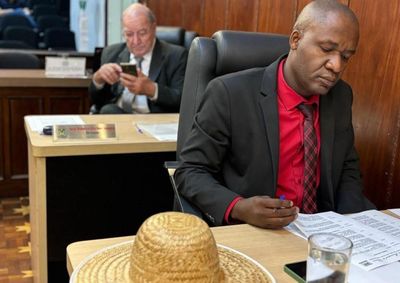 A iniciativa obriga o poder p&uacute;blico a se posicionar sobre as condi&ccedil;&otilde;es oferecidas aos estudantes da rede municipal.