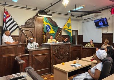 Encontro convocado pela vereadora Estela Almagro reuniu comunidade de terreiros, sociedade civil e poder p&uacute;blico na C&acirc;mara Municipal