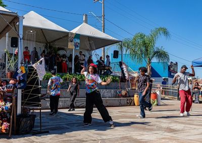 Evento na Pra&ccedil;a Orlando Lam&ocirc;nica reuniu feira de afroempreendedorismo, apresenta&ccedil;&otilde;es art&iacute;sticas e a&ccedil;&otilde;es de letramento racial
