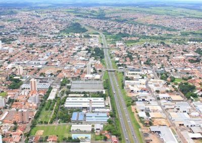 Oportunidades s&atilde;o para merendeira, professor substituto e m&eacute;dicos, com benef&iacute;cio de R$ 1.400 em vale-alimenta&ccedil;&atilde;o para todos os cargos.
