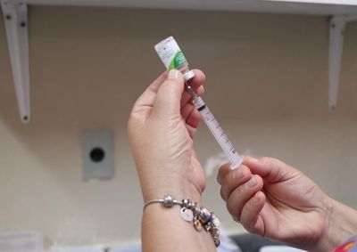 Campanha de Multivacina&ccedil;&atilde;o aplicou mais de 21 mil doses em agosto e imunizantes seguem dispon&iacute;veis sem necessidade de agendamento