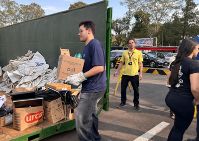 Dez escolas participaram de gincana e drive-thru na Pra&ccedil;a do Centen&aacute;rio recolheu mais 476,5 quilos no s&aacute;bado