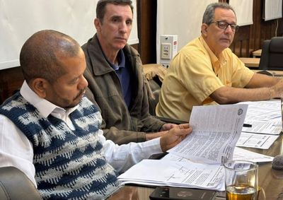 Como avisar o motorista da pend&ecirc;ncia virou o principal n&oacute; da proposta discutida entre M&aacute;rcio Teixeira e a Emdurb