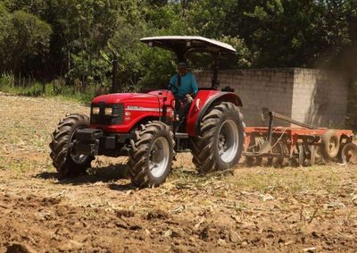 Munic&iacute;pio investe na moderniza&ccedil;&atilde;o do setor rural e amplia estrutura voltada aos produtores com aquisi&ccedil;&atilde;o de implementos agr&iacute;colas