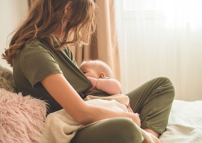 A&ccedil;&otilde;es incluem palestras, rodas de conversa e orienta&ccedil;&otilde;es nas unidades de sa&uacute;de para gestantes, pu&eacute;rperas e familiares ao longo do m&ecirc;s