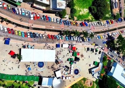 Evento no estacionamento do Centro Administrativo re&uacute;ne colecionadores e admiradores de ve&iacute;culos cl&aacute;ssicos