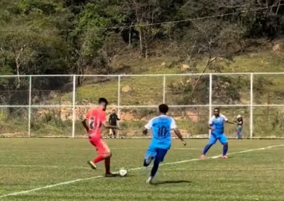 Cinco partidas foram realizadas neste domingo, com um total de 17 gols
