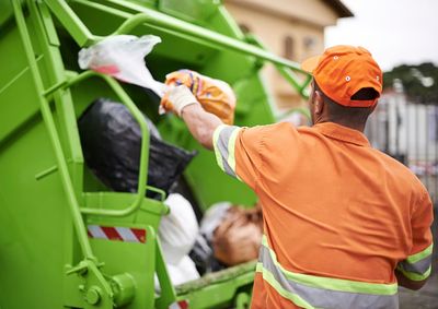 Moradores devem conferir os dias de atendimento de cada local e colocar os materiais para recolhimento pr&oacute;ximo ao hor&aacute;rio da passagem dos caminh&otilde;es
