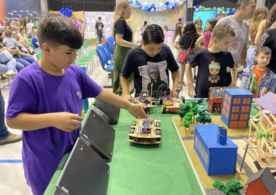 Escola em Brusque ensina crianças a criarem seus próprios jogos
