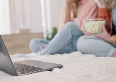 A boa not&iacute;cia &eacute; que encontrar series para assistir sem precisar pagar nem mais uma mensalidade ficou muito mais simples com o Mercado Play.