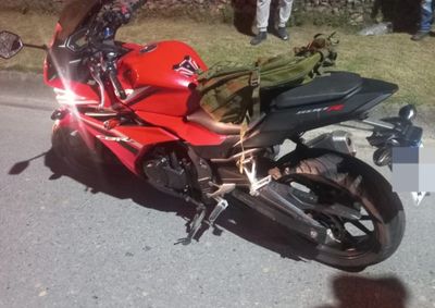 Pol&iacute;cia Militar Rodovi&aacute;ria apontou que uma das motocicletas interceptou a trajet&oacute;ria da outra na marginal da rodovia.