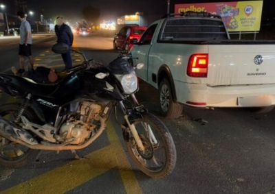 Motociclista seguia para o trabalho quando colidiu na traseira de uma Saveiro