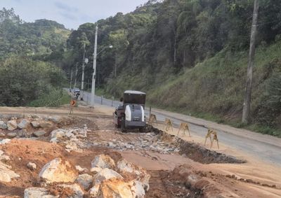 Servi&ccedil;os incluem manuten&ccedil;&atilde;o, reformas, enrocamentos e constru&ccedil;&atilde;o de estruturas de travessia