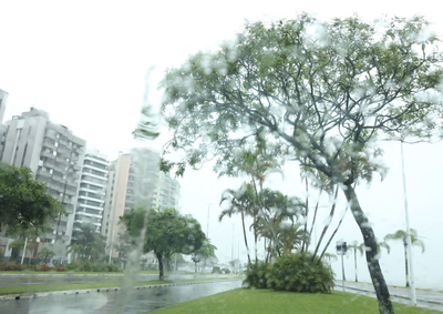 A aproxima&ccedil;&atilde;o de uma frente fria deve provocar chuva em grande parte do estado a partir de domingo (28)