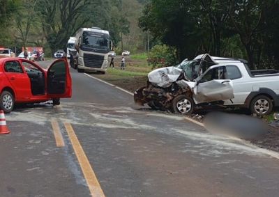 Acidente ocorreu por volta das 6h deste s&aacute;bado (13)