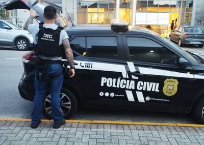 Homem de 26 anos foi localizado no bairro Limeira ap&oacute;s informa&ccedil;&otilde;es repassadas pela Diretoria de Intelig&ecirc;ncia da Pol&iacute;cia Civil